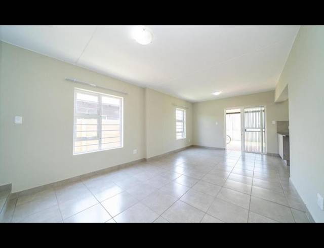 3 BEDROOM TOWNHOUSE FOR SALE IN PARKDENE